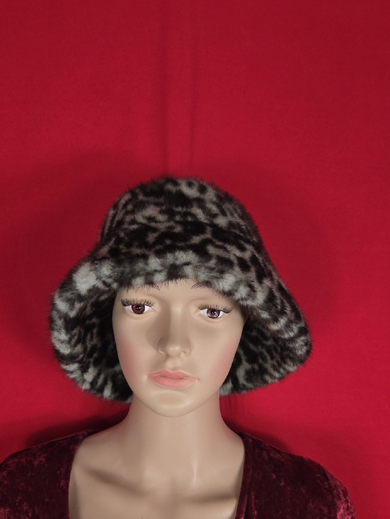 House of Harlow 1960 Accessories - HOUSE OF HARLOW 1960 Leopard Faux Fur Bucket Hat‎